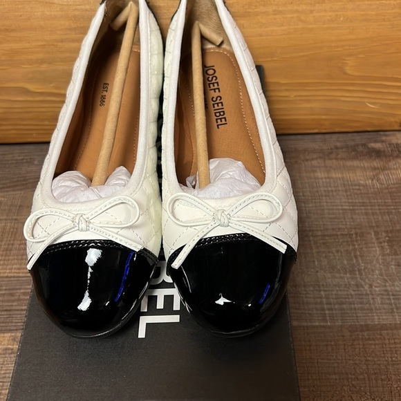 Josef Seibel Women’s 6 Patent Toe Black and White Ballet Flats Leather Comfort - Picture 9 of 10